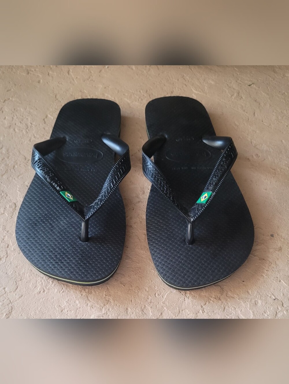 Havaianas Black Flip Flop Sandals with Green Accent